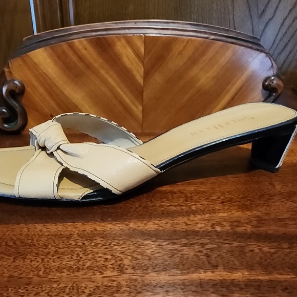 Cole Haan Leather Sandals-Size 9 Medium - Picture 5 of 10